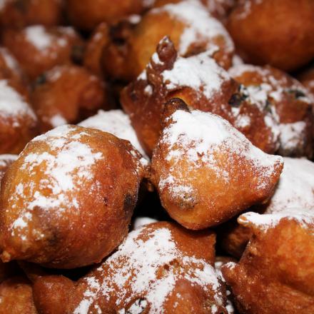 oliebollen closeup