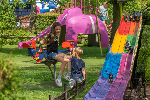 Schoolreisje onderbouw kinderpretpark speeltuin binnenspeeltuin