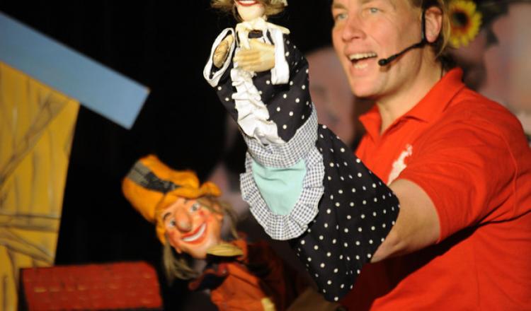 Poppenkast jan klaassen en katrijn en geert
